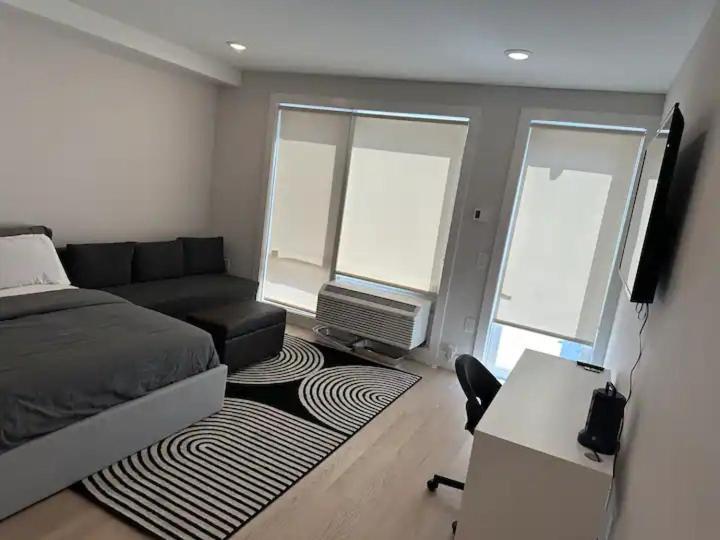 Luxury Stay For Nyc Visit Jersey City 7 Min Walk Nyc Train Station Bagian luar foto