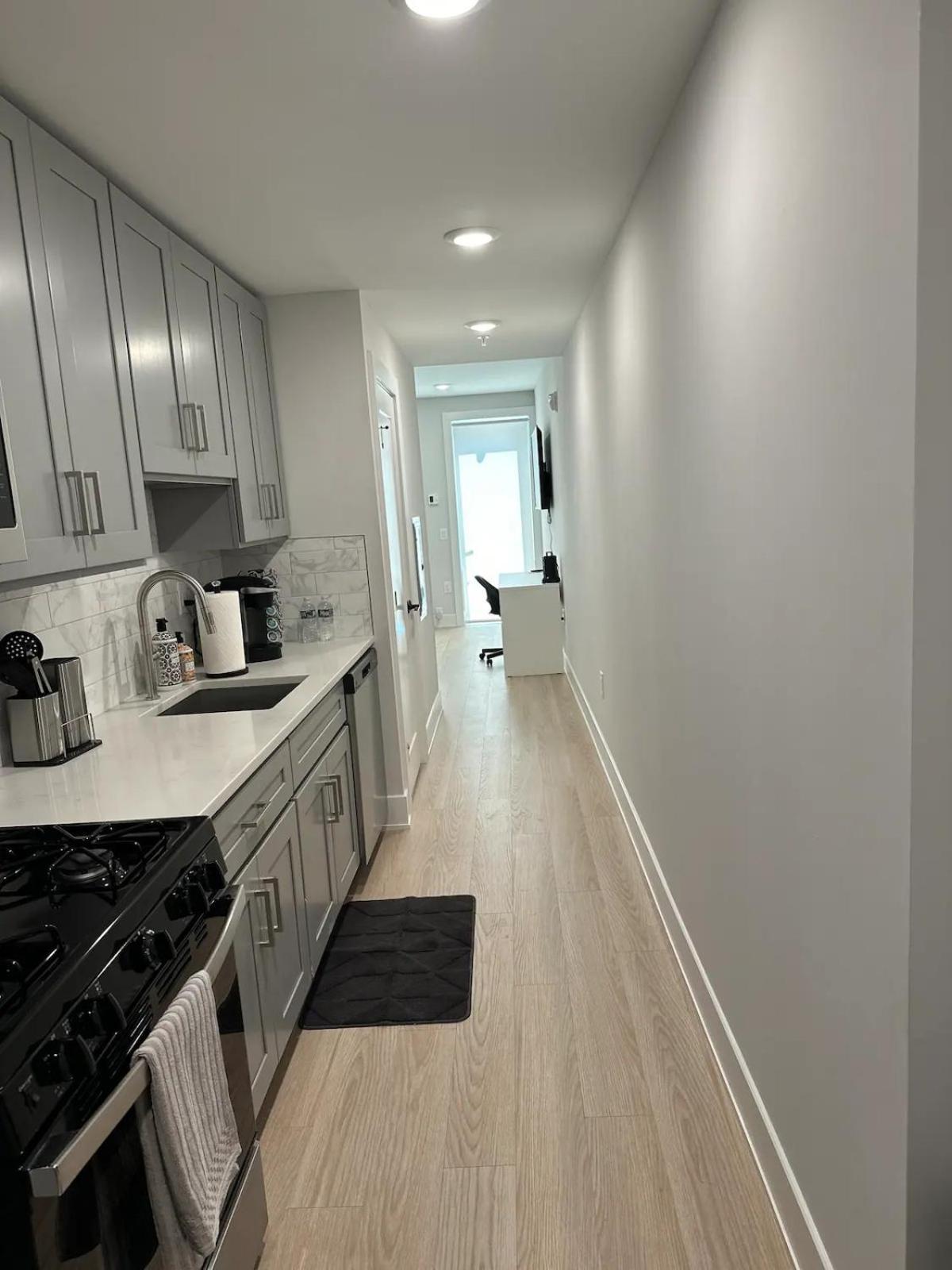 Luxury Stay For Nyc Visit Jersey City 7 Min Walk Nyc Train Station Bagian luar foto